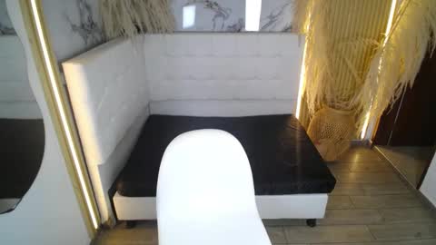 Cerecita  online show from December 1, 2025, 11:59 am