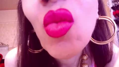 Snapshot of cerisedodd chatting on November 18, 2025, 12:49 am Cerise online show from November 18, 2025, 12:49 am