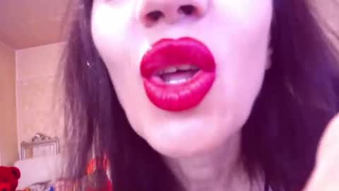 Cerise online show from July 5, 2026, 1:01 am