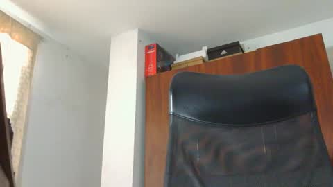 Snapshot of cesarex148 chatting on February 26, 2025, 11:04 pm Cesar online show from February 26, 2025, 11:04 pm