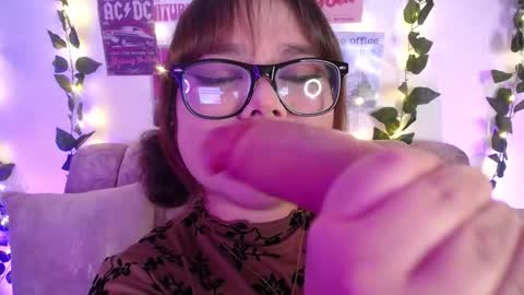 Snapshot of chaarlotte_1 chatting on October 9, 2025, 7:34 pm charlotte online show from October 9, 2025, 7:34 pm