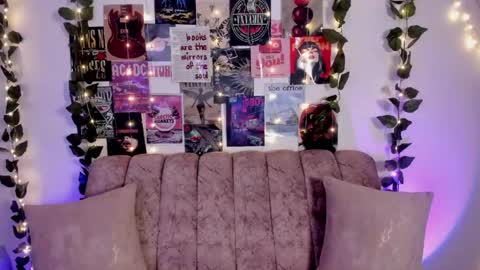 Snapshot of chaarlotte_1 chatting on April 22, 2026, 2:07 pm charlotte online show from April 22, 2026, 2:07 pm