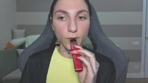 Kate online show from May 19, 2026, 6:14 pm