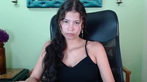 Snapshot of chalonvera chatting on April 25, 2026, 7:22 pm Chalon online show from April 25, 2026, 7:22 pm