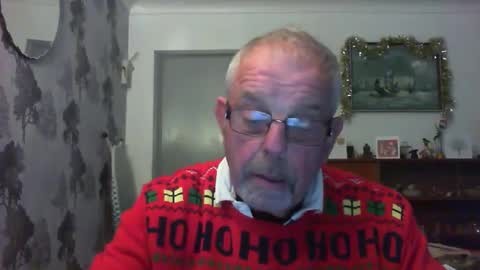 Snapshot of champers37 chatting on December 11, 2024, 2:54 pm Champers online show from December 11, 2024, 2:54 pm