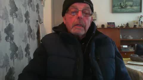 Snapshot of champers37 chatting on January 28, 2025, 11:17 am Champers online show from January 28, 2025, 11:17 am
