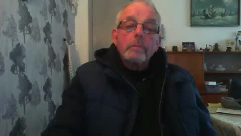 Snapshot of champers37 chatting on January 28, 2025, 2:21 pm Champers online show from January 28, 2025, 2:21 pm