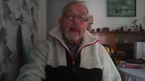 Snapshot of champers37 chatting on January 8, 2026, 11:56 am Champers online show from January 8, 2026, 11:56 am