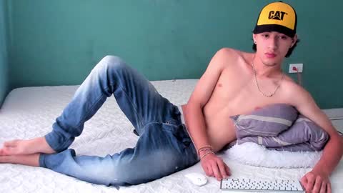 Snapshot of chandler_kenji chatting on December 17, 2024, 9:16 pm Kenji online show from December 17, 2024, 9:16 pm