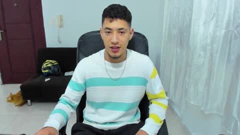 Snapshot of chandler_kenji chatting on October 1, 2025, 2:39 am Kenji online show from October 1, 2025, 2:39 am