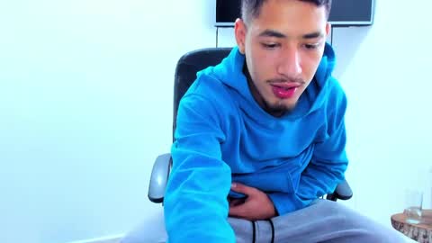 Snapshot of chandler_kenji chatting on April 23, 2026, 12:29 pm Kenji online show from April 23, 2026, 12:29 pm