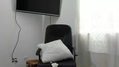 Snapshot of chandler_kenji chatting on May 4, 2026, 12:23 pm Kenji online show from May 4, 2026, 12:23 pm