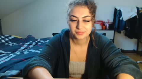 Stephanieblisss online show from February 6, 2025, 9:43 am