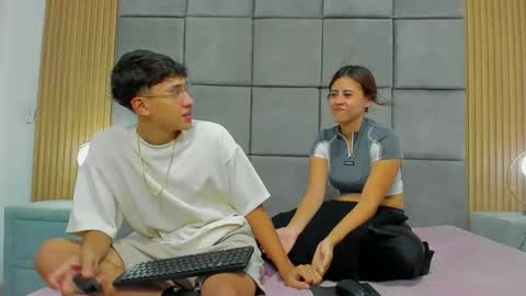 Chanellandmax online show from November 19, 2025, 7:25 pm