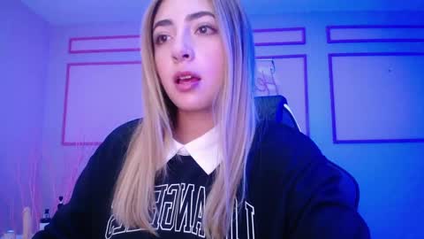 channel_blonde_a online show from December 13, 2024, 7:53 pm