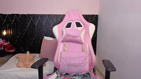 Snapshot of channel_brunette chatting on May 9, 2026, 9:53 pm Chanel online show from May 9, 2026, 9:53 pm