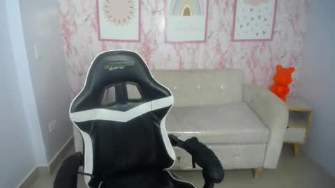 Channel Garcia online show from November 18, 2025, 9:52 pm