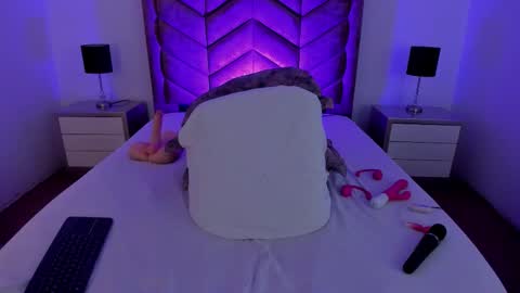 Snapshot of channelfox__ chatting on February 25, 2026, 9:02 pm Channelfox online show from February 25, 2026, 9:02 pm