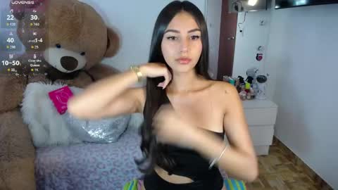 Isabella online show from June 3, 2026, 8:25 pm