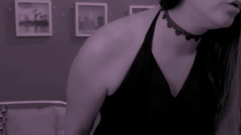 The Queen online show from December 15, 2025, 1:21 am