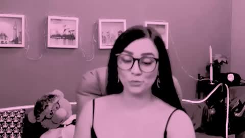 The Queen online show from February 22, 2026, 9:24 pm