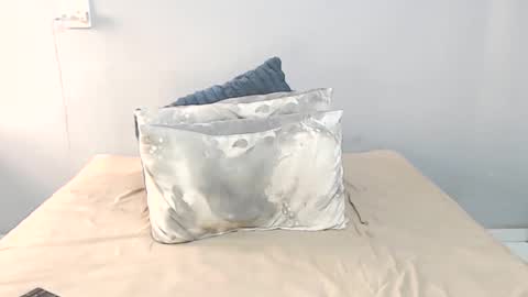 chantel87_ online show from November 10, 2025, 9:08 am