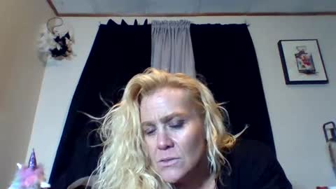 Ms. Behaving online show from October 10, 2025, 11:09 am