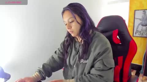 Snapshot of charis_21 chatting on February 8, 2026, 11:57 am charis 2 online show from February 8, 2026, 11:57 am