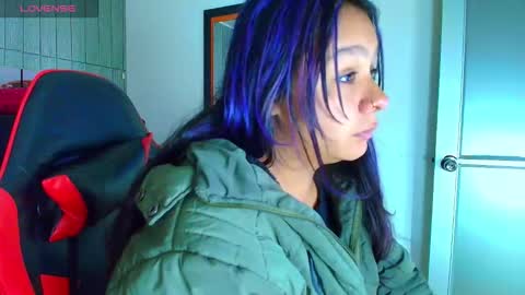 Snapshot of charis_21 chatting on February 26, 2026, 11:42 am charis 2 online show from February 26, 2026, 11:42 am