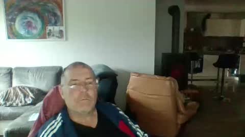 charles6064 online show from December 20, 2024, 9:54 am