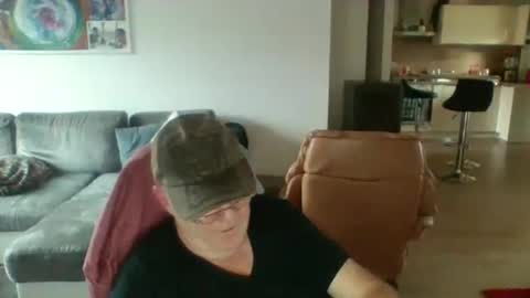 charles6064 online show from January 12, 2025, 1:58 pm