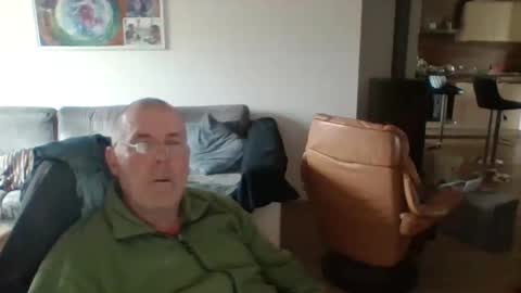 charles6064 online show from February 18, 2025, 11:44 am