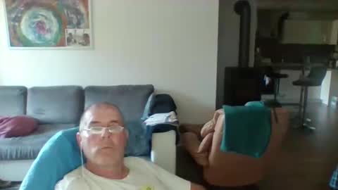 charles6064 online show from May 28, 2026, 2:47 pm