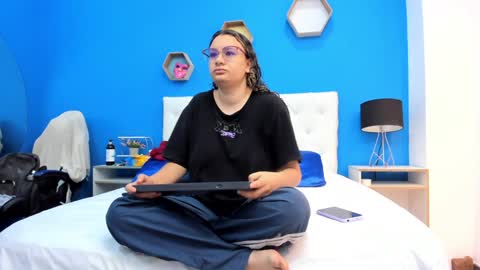 Charles y Elara online show from December 29, 2024, 3:44 am