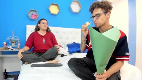 Charles y Elara online show from March 8, 2025, 12:11 am