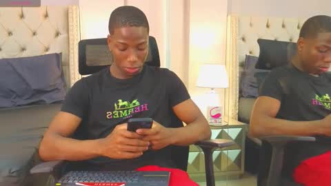 charlesbrown_ online show from November 19, 2025, 12:27 pm