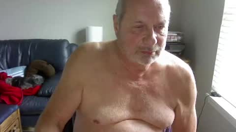 Snapshot of charlesx30 chatting on February 21, 2026, 8:21 pm Charles online show from February 21, 2026, 8:21 pm