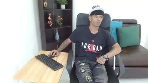 Snapshot of charlie_oconnor chatting on January 12, 2025, 4:00 am Charlie oconnor online show from January 12, 2025, 4:00 am