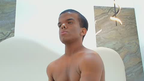 charlie_walkerr online show from May 16, 2026, 1:02 am