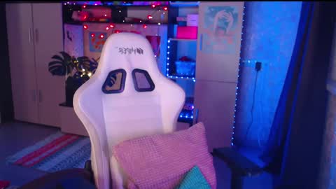 charlie online show from February 16, 2025, 7:38 pm