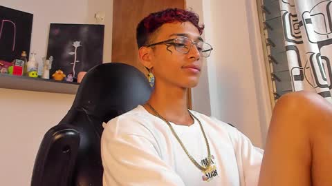 Snapshot of charlieerusso chatting on December 24, 2024, 6:33 am Charles Russo online show from December 24, 2024, 6:33 am