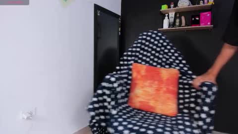 Snapshot of charlieerusso chatting on February 8, 2026, 3:04 pm Charles Russo online show from February 8, 2026, 3:04 pm