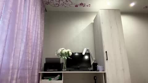 Snapshot of charlieluersen chatting on December 22, 2025, 10:56 am Freya online show from December 22, 2025, 10:56 am