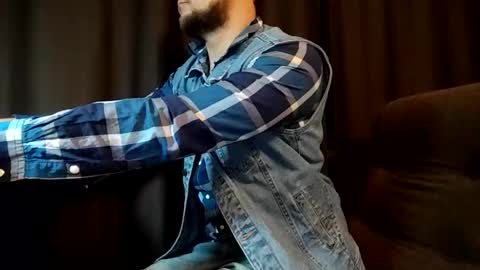 Snapshot of charlieoyeah chatting on November 17, 2025, 10:04 pm CharlieOYeah online show from November 17, 2025, 10:04 pm