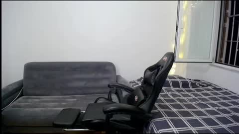 carlos reyes online show from July 23, 2026, 9:57 pm