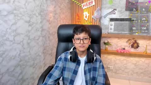 Snapshot of charlietaylor_ chatting on October 24, 2025, 1:29 pm Charlie online show from October 24, 2025, 1:29 pm