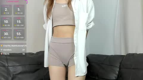 Snapshot of charlinepiker chatting on April 24, 2026, 12:40 pm Yumi online show from April 24, 2026, 12:40 pm