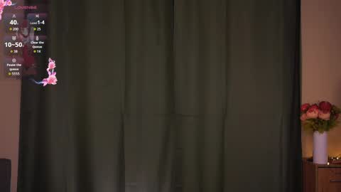 Snapshot of charlinepiker chatting on April 29, 2026, 10:05 pm Yumi online show from April 29, 2026, 10:05 pm