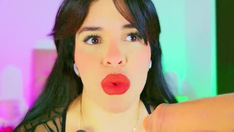 Charloott Evans online show from December 21, 2025, 10:06 pm