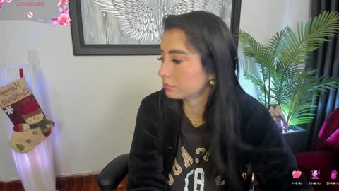 Snapshot of charlote_horny chatting on December 28, 2024, 7:11 am Charlote online show from December 28, 2024, 7:11 am